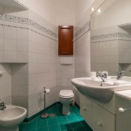 Guesthost - Zia Pina's * Rom