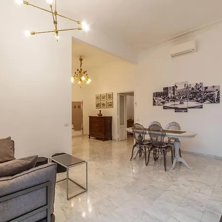 Guesthost - Zia Pina's Apartment Rom