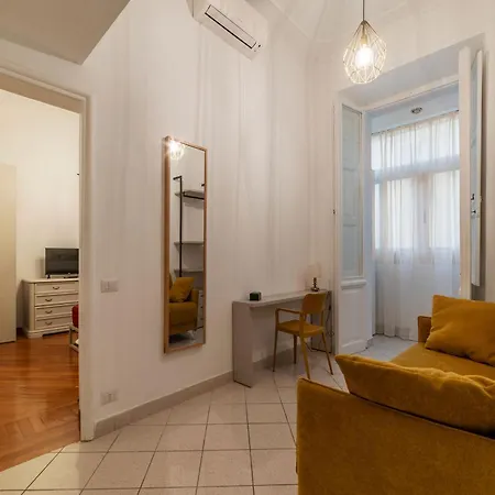 Guesthost - Zia Pina's Apartment Rom